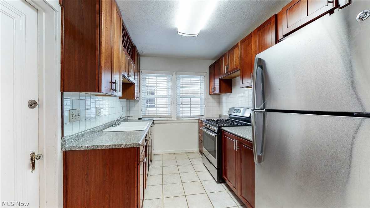 3655 Avalon Road Cleveland, OH 44120 - Photo 7 of 34