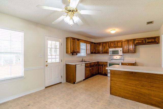 1503 Mulberry Lane Foley, AL 36535 - Photo 11 of 21 1503 Mulberry Ln