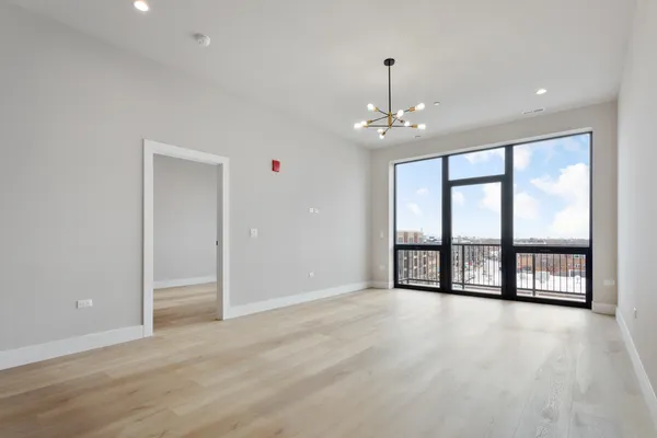 $3,650 | 2505 West Farragut Avenue, Unit 410, Chicago, IL 60625