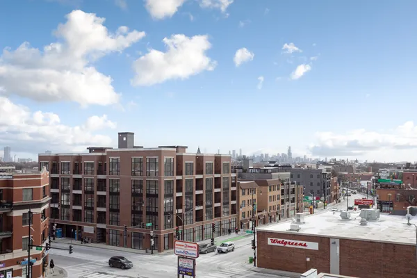 $3,650 | 2505 West Farragut Avenue, Unit 410, Chicago, IL 60625