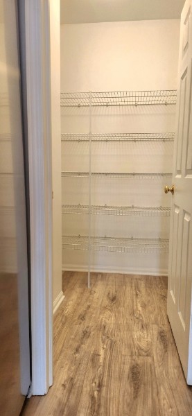 24113 Walnut Circle Plainfield, IL 60585 - Photo 5 of 21 a bathroom with a shower