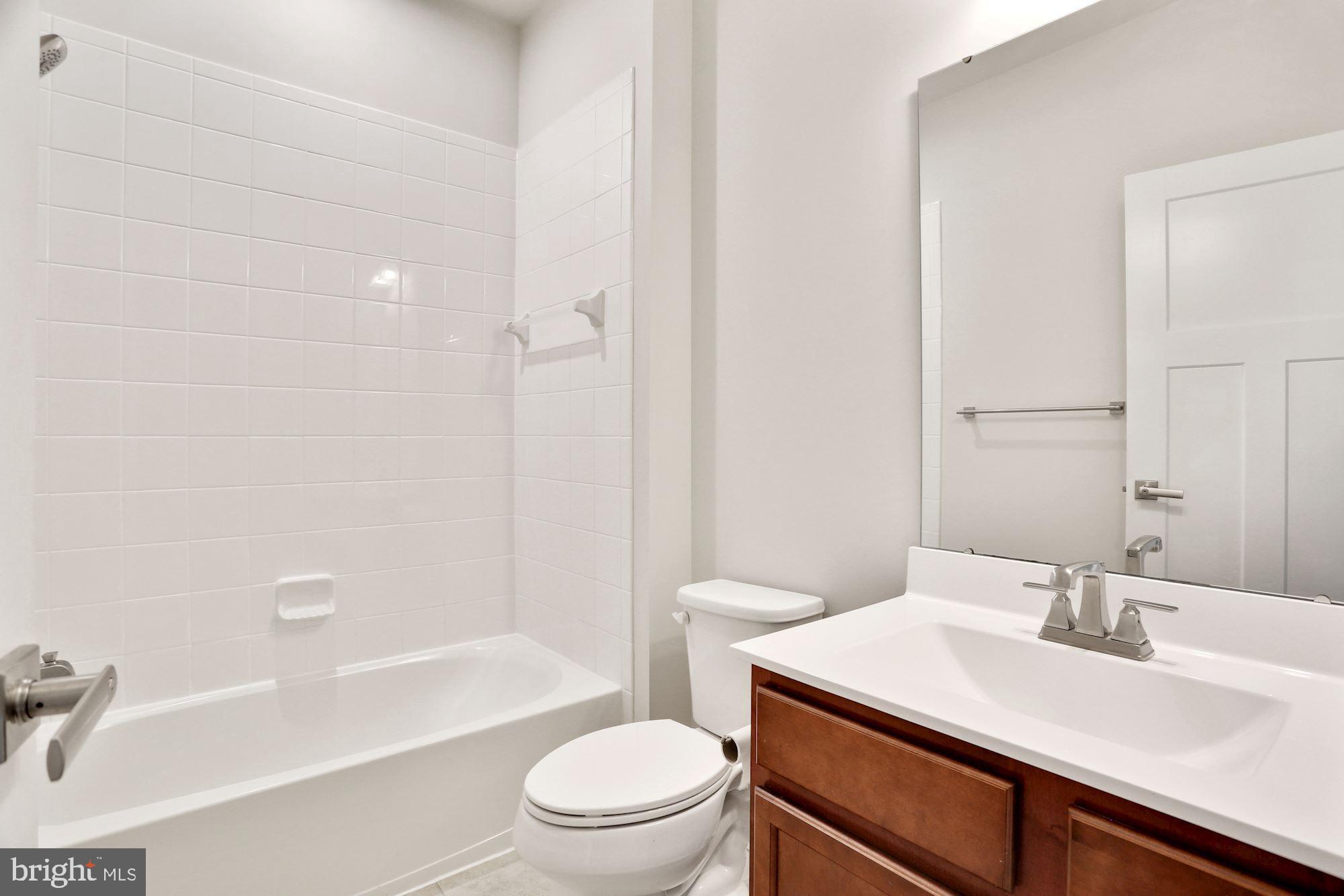 18044 Red Cedar Road Dumfries, VA 22026 - Photo 23 of 34 Upper-level hallway bathroom