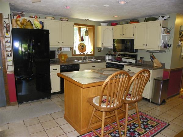 18 Algonquin Road Pepperell, MA 01463 - Photo 2 of 20 Gallery Image 2