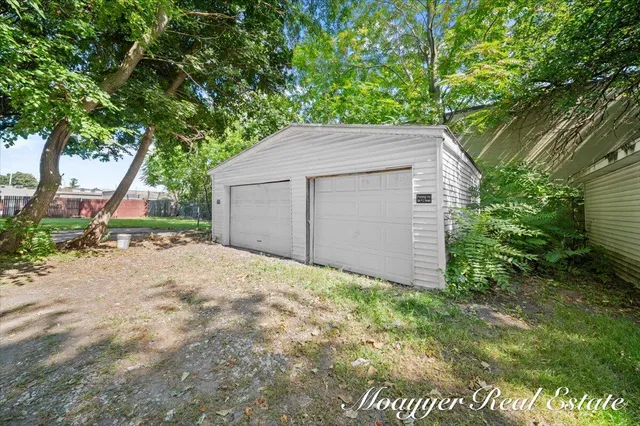 $2,000 | 1108 Muskegon Avenue Northwest, Grand Rapids, MI 49504