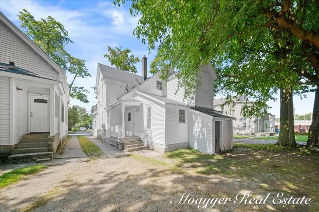 $2,000 | 1108 Muskegon Avenue Northwest, Grand Rapids, MI 49504