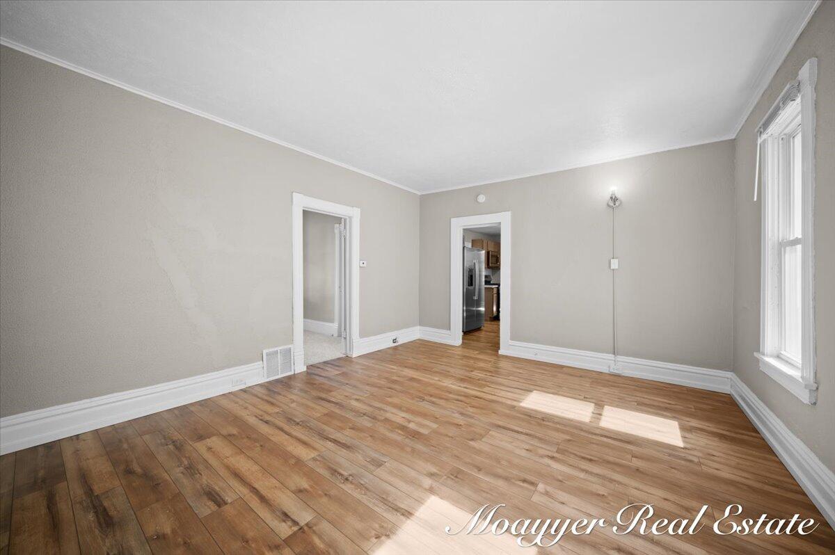 1108 Muskegon Avenue Northwest Grand Rapids, MI 49504 - Photo 5 of 27 05-DSC_9161