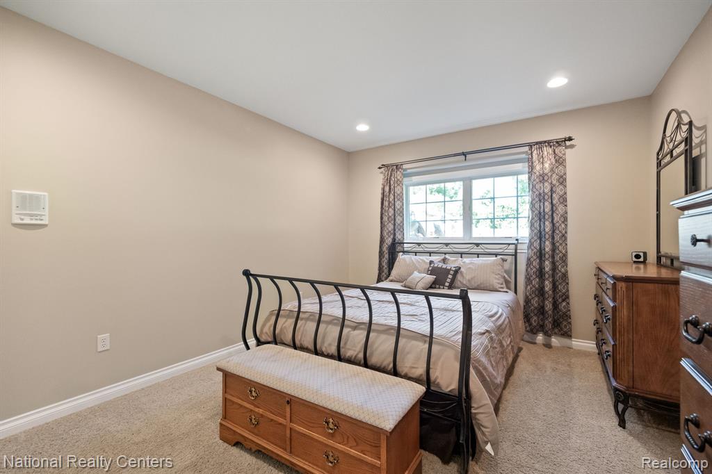 10180 Hadley Road Clarkston, MI 48348 - Photo 38 of 54
