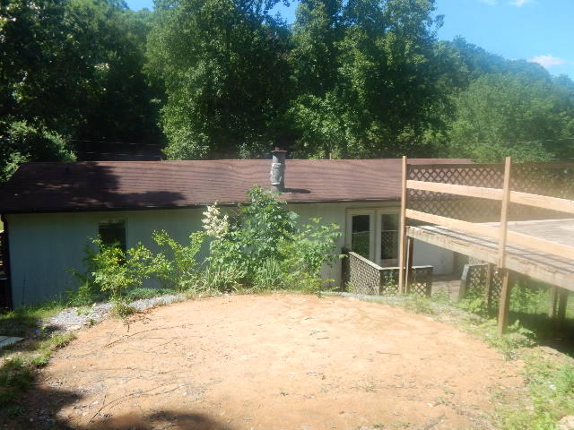 343 Sanita Village Road Bean Station, TN 37708 - Photo 4 of 11 011