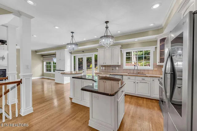 $820,000 | 525 Brochardt Boulevard, Knoxville, TN 37934