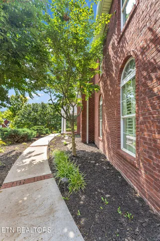 $820,000 | 525 Brochardt Boulevard, Knoxville, TN 37934