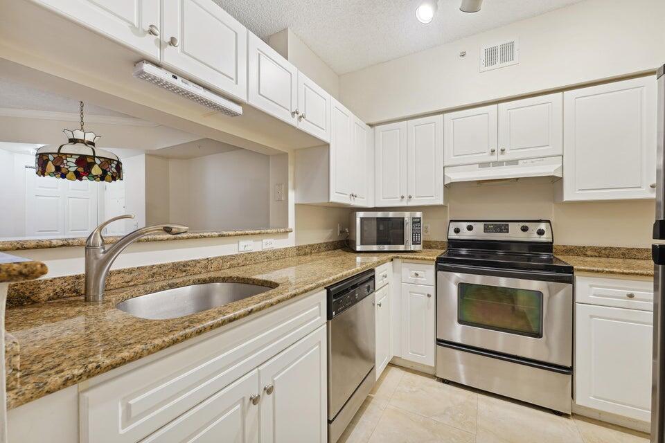 2120 Tuscany Way Boynton Beach, FL 33435 - Photo 2 of 17 2120 Kitchen