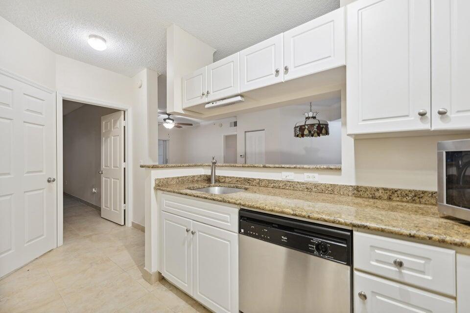 2120 Tuscany Way Boynton Beach, FL 33435 - Photo 4 of 17 2120 Kitchen3