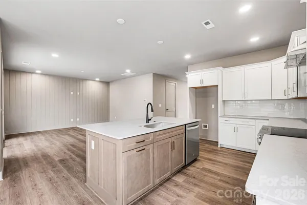 $599,990 | 2418 Crestview Drive, Charlotte, NC 28216