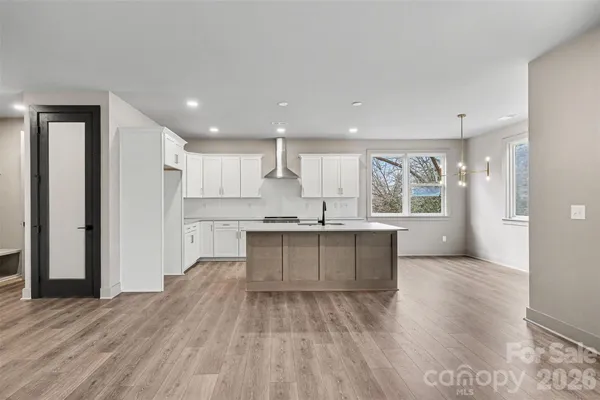 $599,990 | 2418 Crestview Drive, Charlotte, NC 28216
