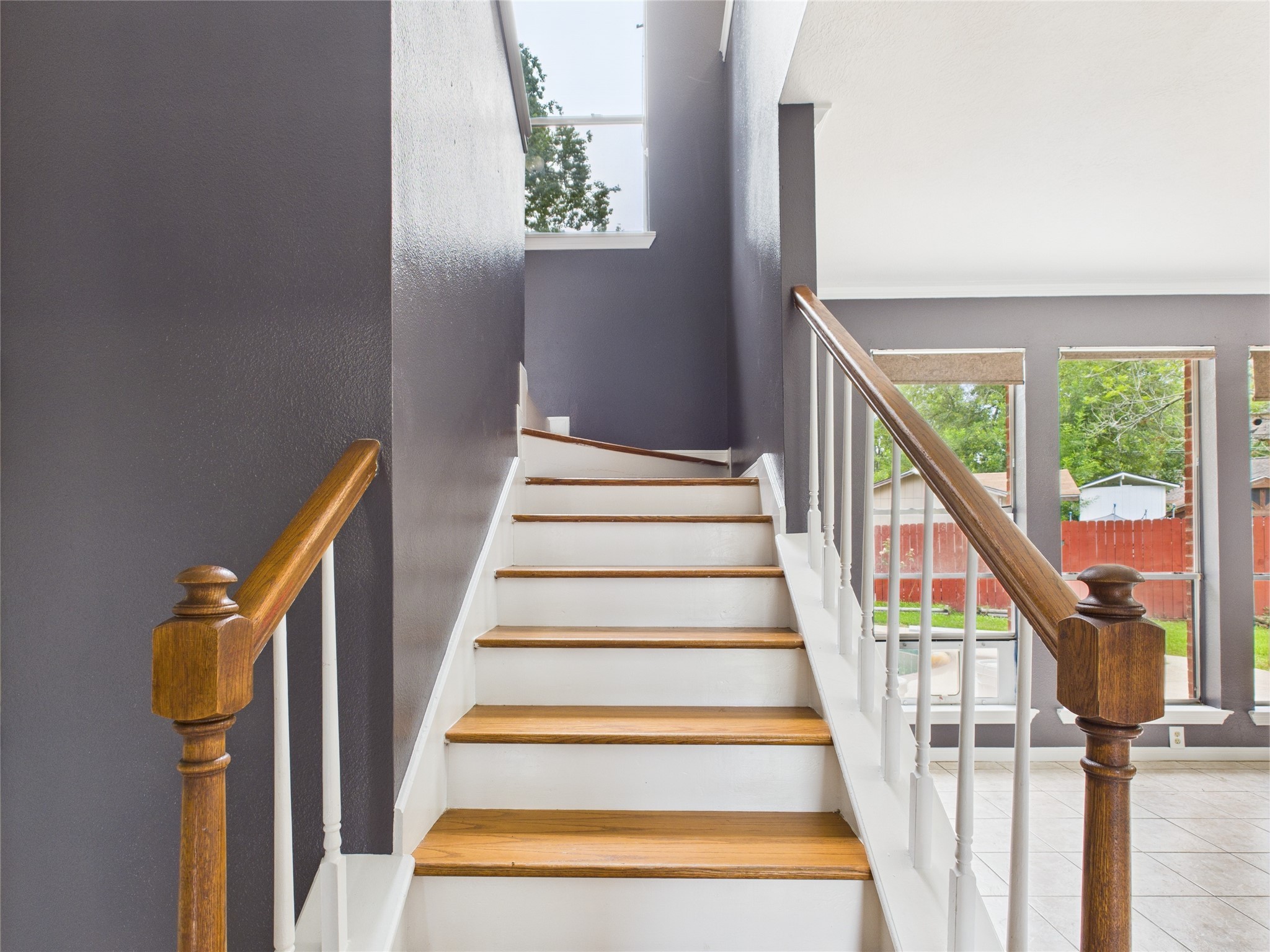 7107 Seminole Street Baytown, TX 77521 - Photo 14 of 33 Stairs