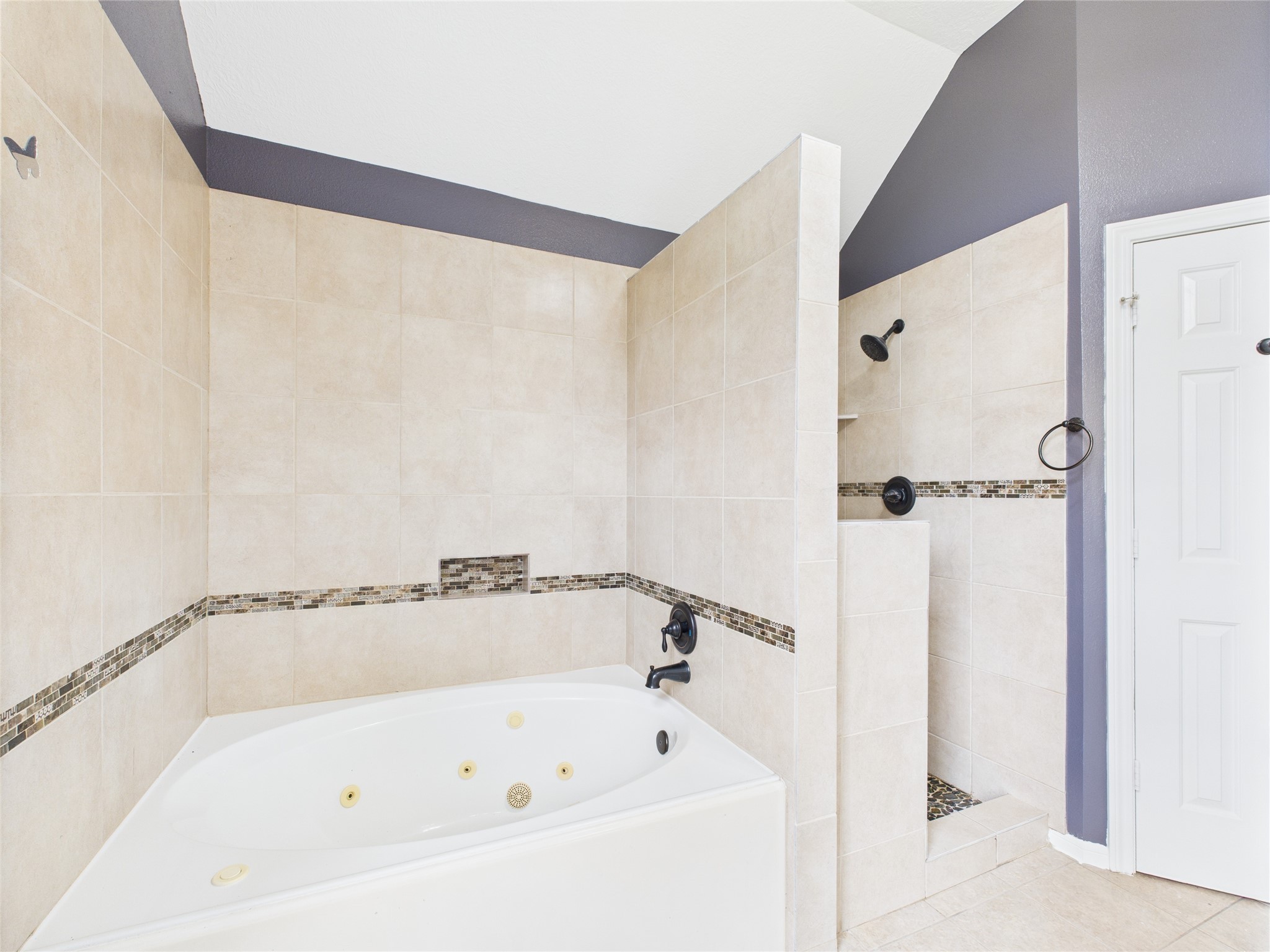 7107 Seminole Street Baytown, TX 77521 - Photo 27 of 33 Primary Bathroom