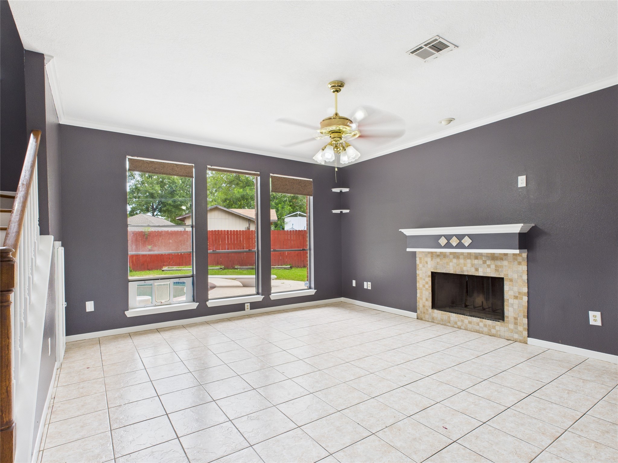 7107 Seminole Street Baytown, TX 77521 - Photo 8 of 33 Living Room