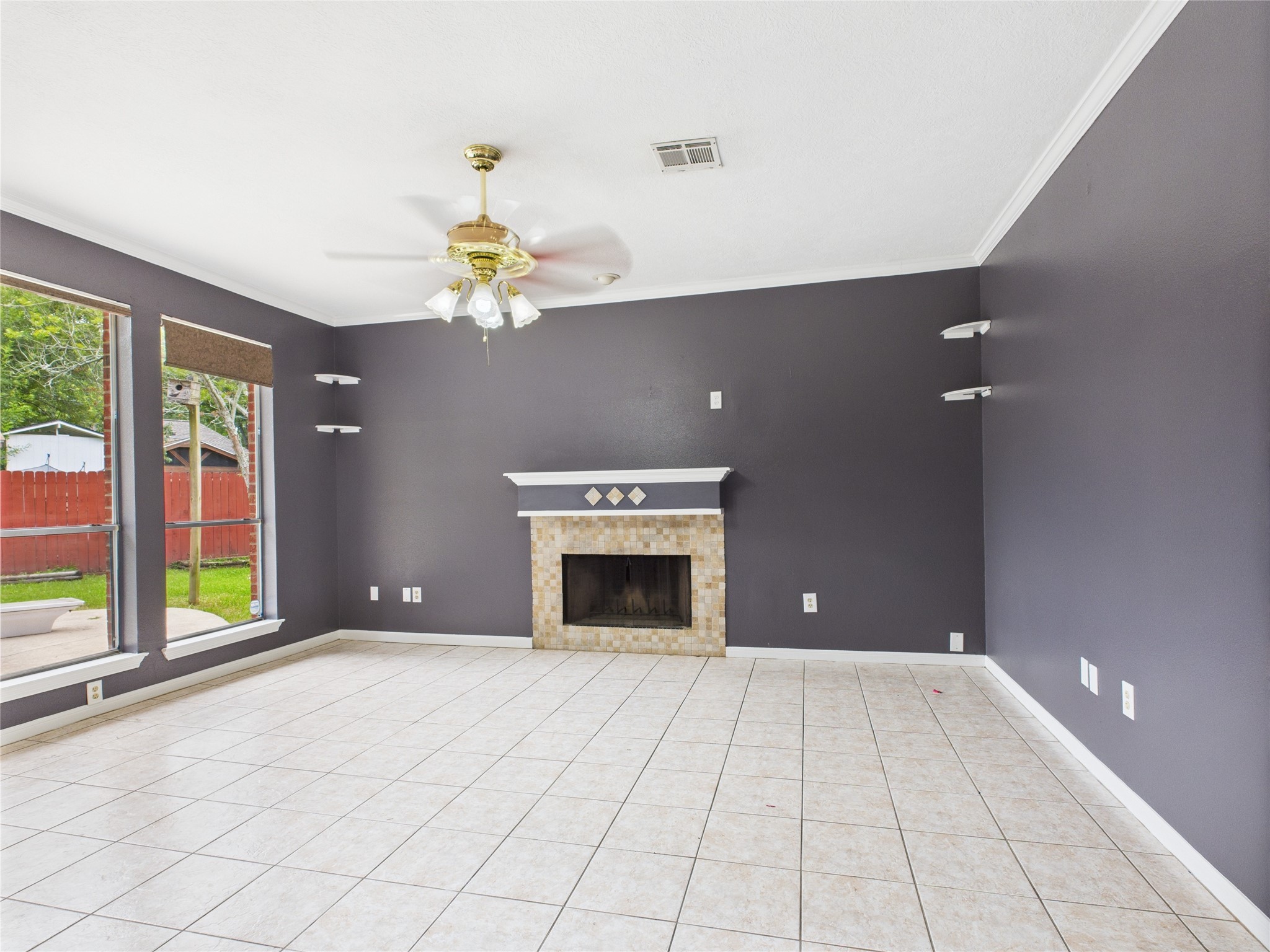 7107 Seminole Street Baytown, TX 77521 - Photo 9 of 33 Living Room