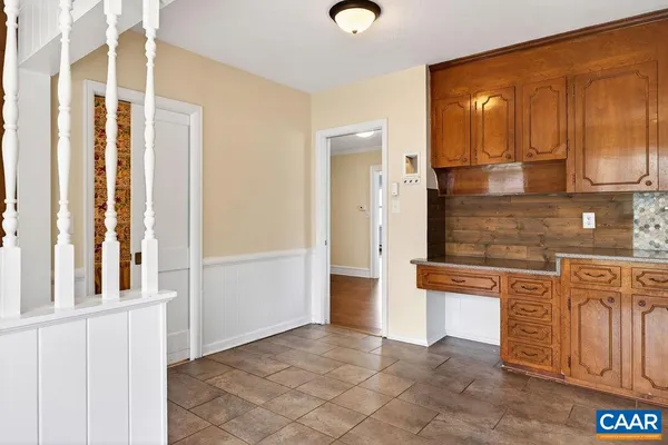 $330,000 | 5694 Patrick Henry Highway, Roseland, VA 22967