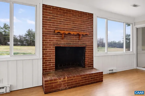 $330,000 | 5694 Patrick Henry Highway, Roseland, VA 22967