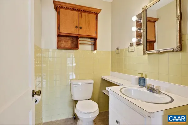 $330,000 | 5694 Patrick Henry Highway, Roseland, VA 22967