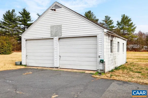 $330,000 | 5694 Patrick Henry Highway, Roseland, VA 22967