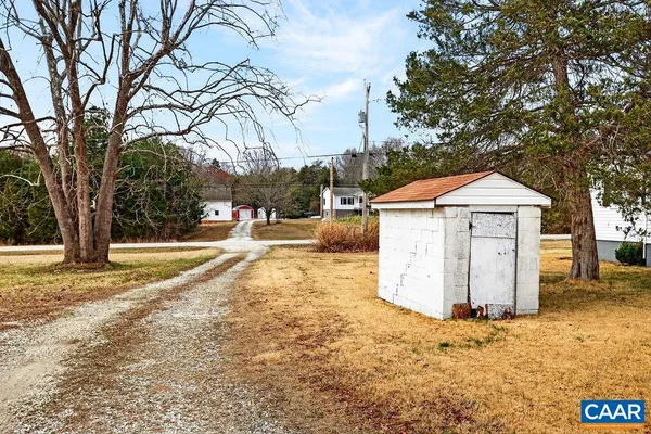 $330,000 | 5694 Patrick Henry Highway, Roseland, VA 22967