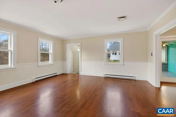 $330,000 | 5694 Patrick Henry Highway, Roseland, VA 22967