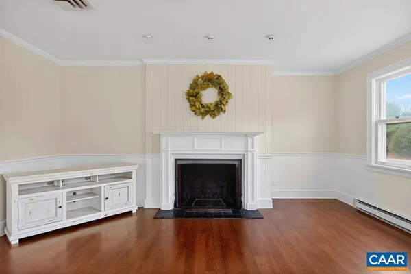 $330,000 | 5694 Patrick Henry Highway, Roseland, VA 22967