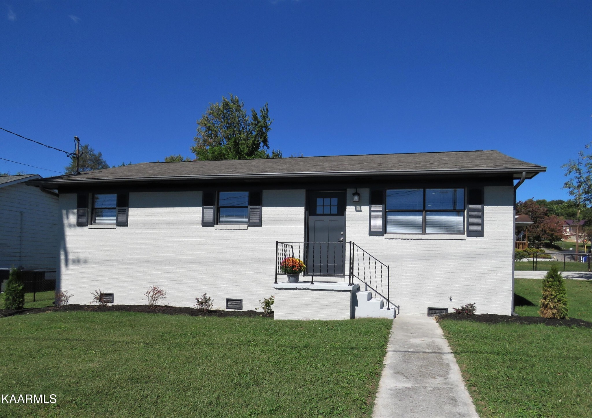 826 Fowler Street Clinton, TN 37716 - Photo 1 of 18 Gallery Image 1