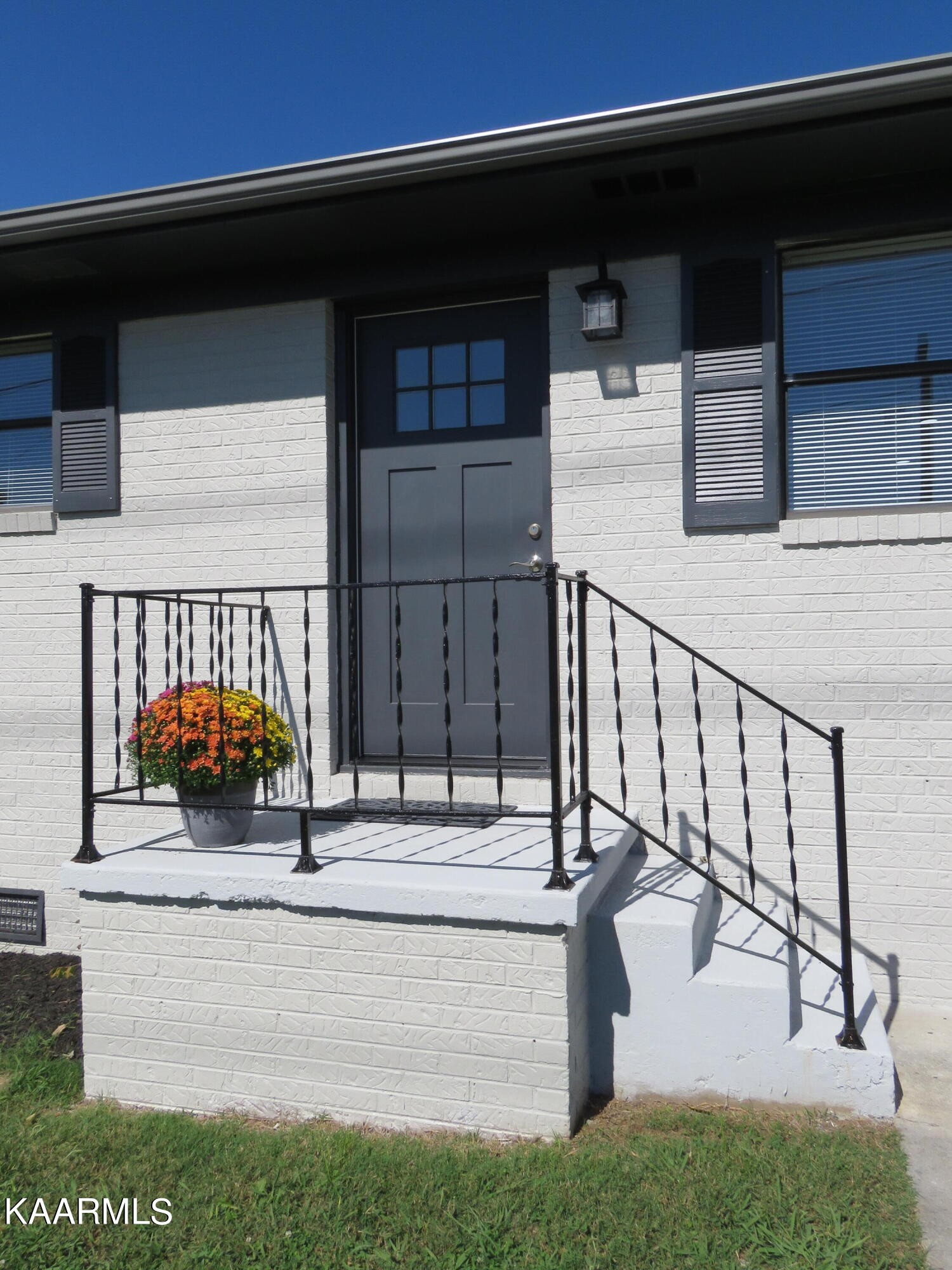 826 Fowler Street Clinton, TN 37716 - Photo 2 of 18 Gallery Image 2
