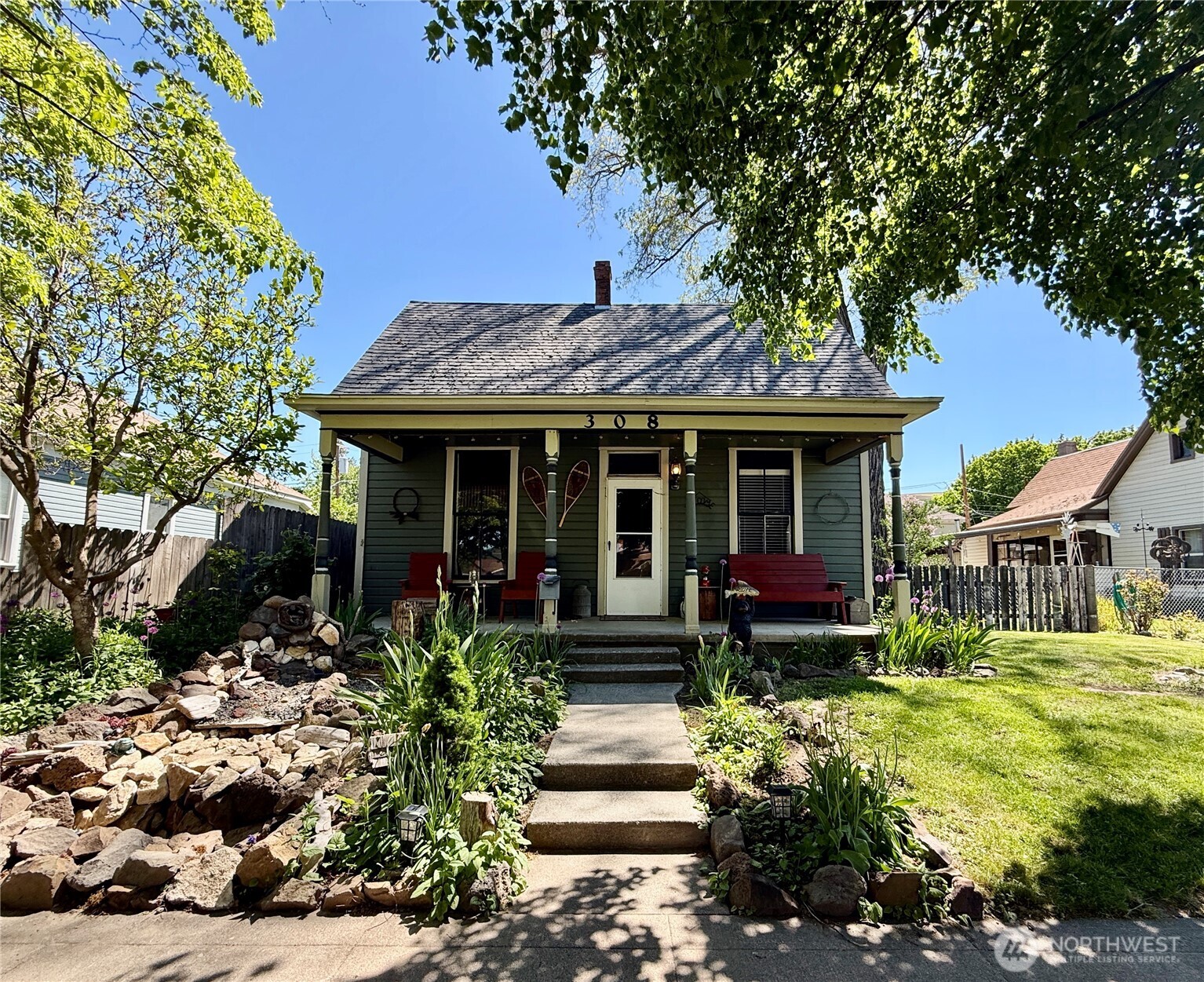 308 East Spring Street Dayton, WA 99328 - Photo 1 of 22