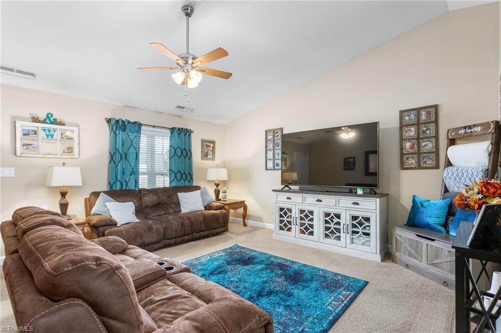729 Bailey Road Winston-Salem, NC 27107 - Photo 4 of 22