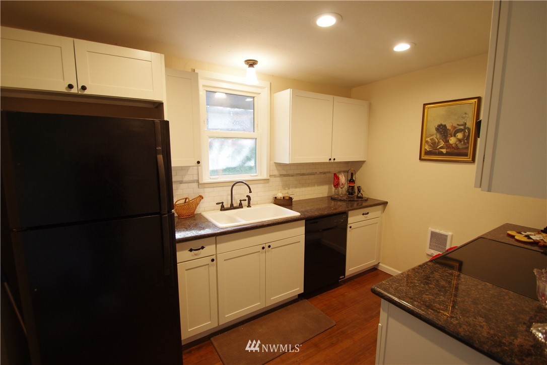 30022 Orville Road East Graham, WA 98338 - Photo 11 of 23 Gallery Image 11