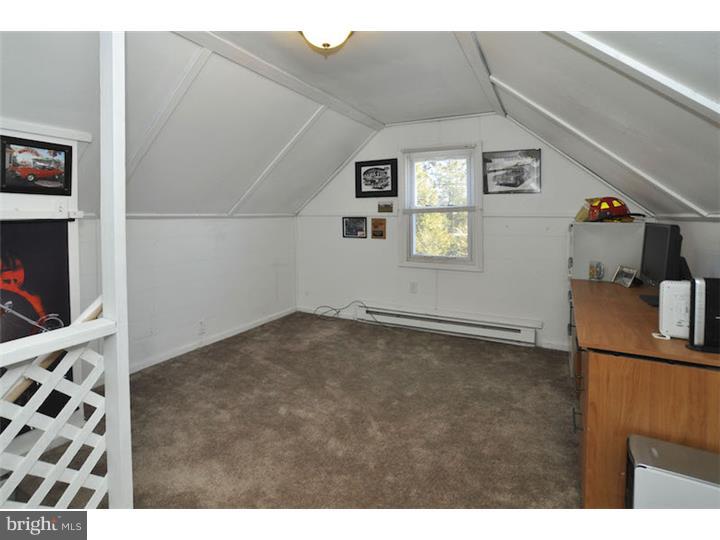 22 Edward Road Hatboro, PA 19040 - Photo 14 of 19
