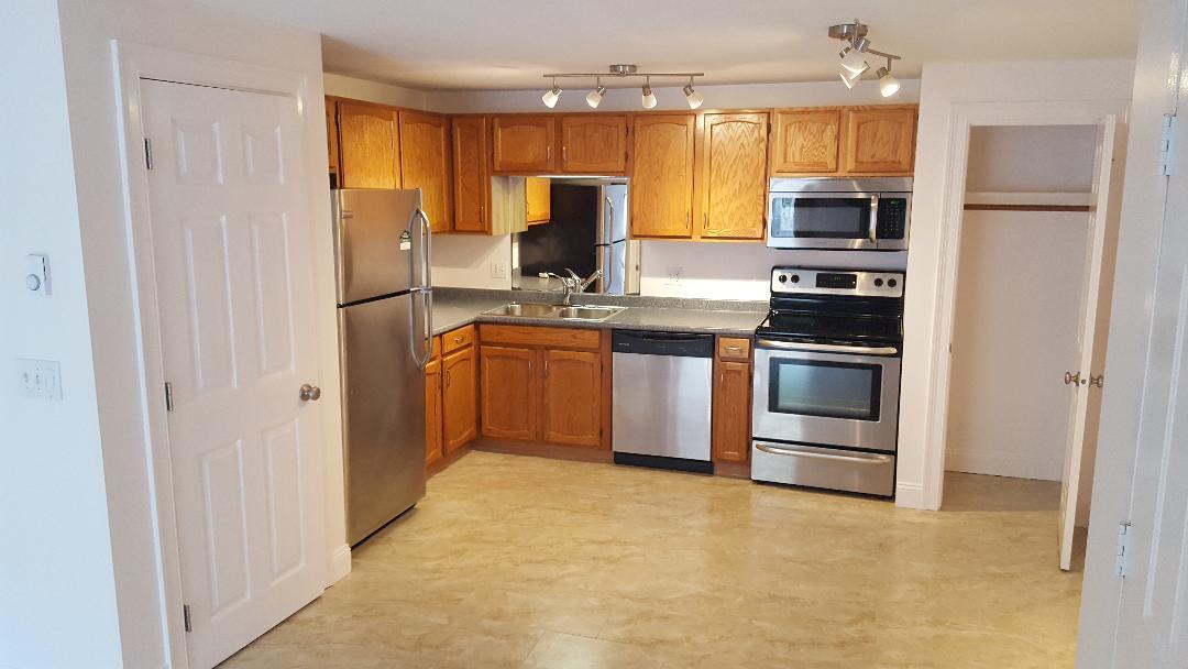 47 Old Salt Road, Unit 2 Old Orchard Beach, ME 04064 - Photo 6 of 17 Wellborn kitchen 2