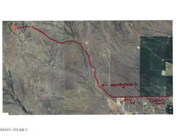 a black and white photo of a tennis court