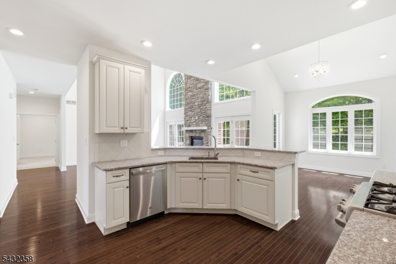 8 Fields Way Budd Lake, NJ 07828 - Photo 5 of 43