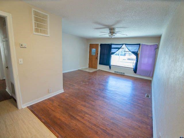 402 South Birch Street Hillsboro, KS 67063 - Photo 4 of 23