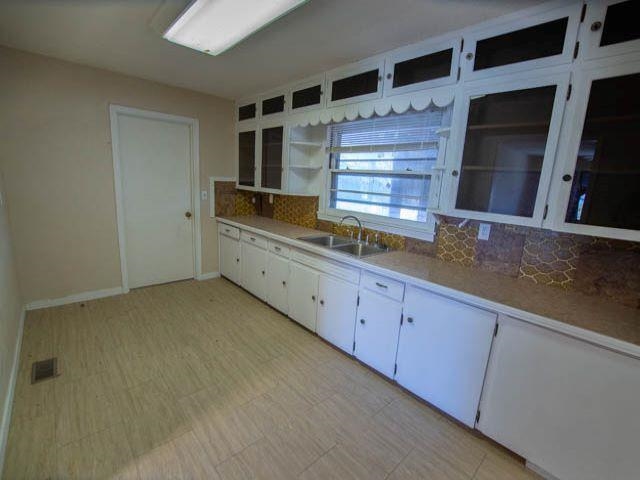 402 South Birch Street Hillsboro, KS 67063 - Photo 5 of 23