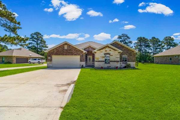 $350,000 | 132 Coral Gables, Trinity, TX 75862