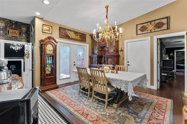 $565,000 | 126 East Palmetto Avenue, Howey-in-the-Hills, FL 34737