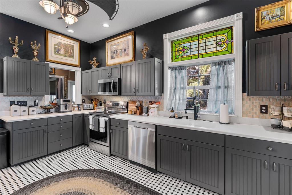 126 East Palmetto Avenue Howey-in-the-Hills, FL 34737 - Photo 15 of 53