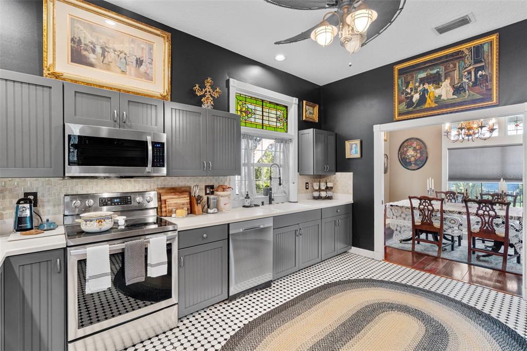 126 East Palmetto Avenue Howey-in-the-Hills, FL 34737 - Photo 16 of 53