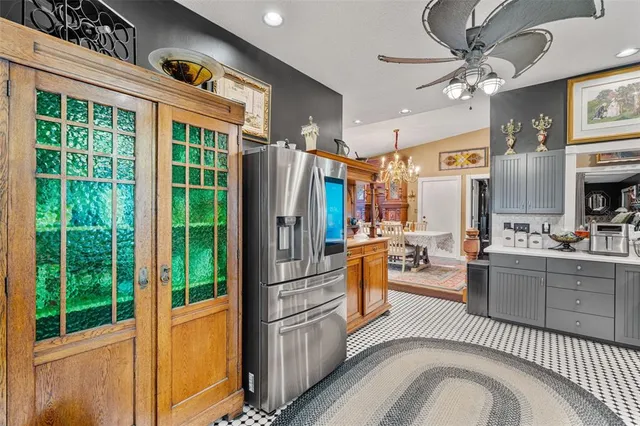 $565,000 | 126 East Palmetto Avenue, Howey-in-the-Hills, FL 34737