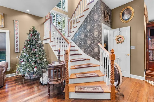 $565,000 | 126 East Palmetto Avenue, Howey-in-the-Hills, FL 34737