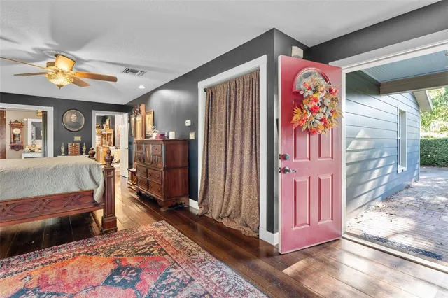 $565,000 | 126 East Palmetto Avenue, Howey-in-the-Hills, FL 34737