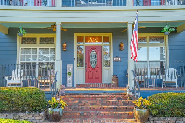 $565,000 | 126 East Palmetto Avenue, Howey-in-the-Hills, FL 34737