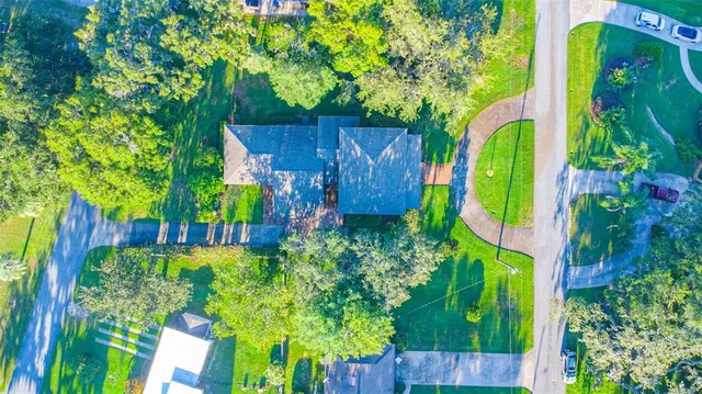 $565,000 | 126 East Palmetto Avenue, Howey-in-the-Hills, FL 34737