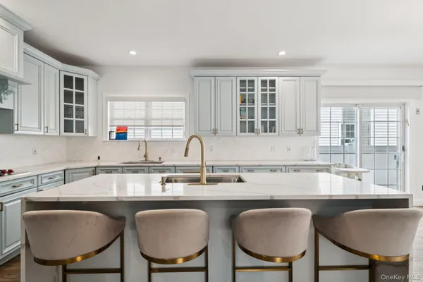 $2,388,000 | 118 Ocean Avenue, Woodmere, NY 11598